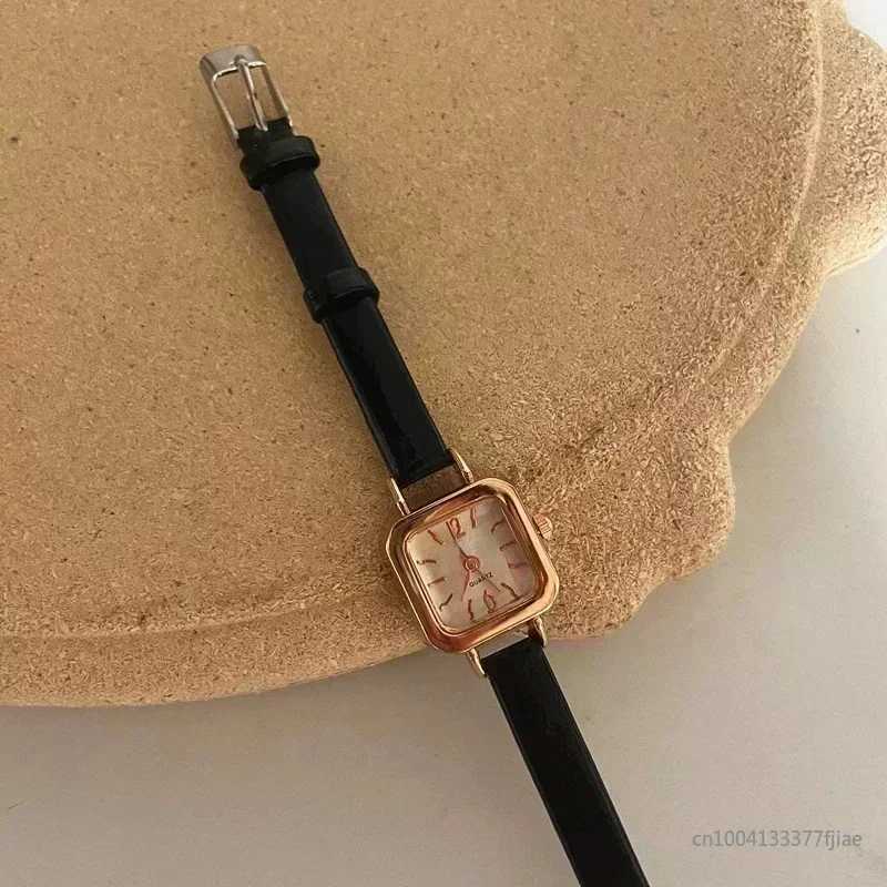 Hot Sales Women Watch Small Square Dial Thin Leather Strap Ladies Wristwatch Elegant Quartz Female Watches Casual reloj mujerX240920