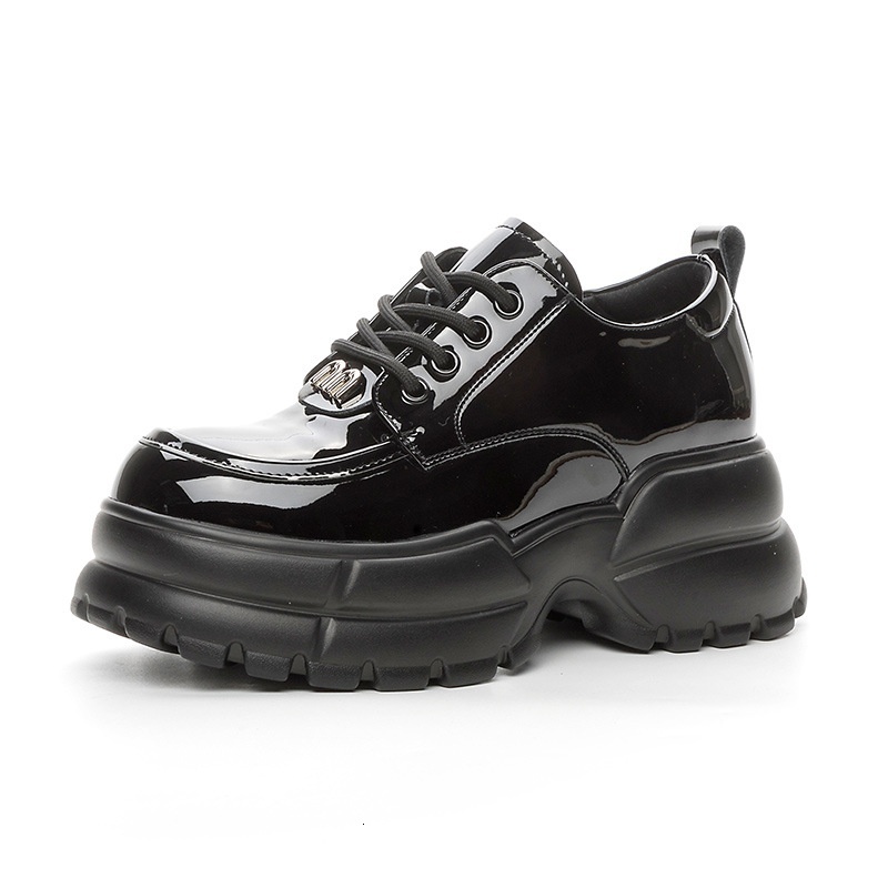 Thick sole, height increase, stature, tall and small leather shoes, women's shiny black single with skirt, 2024 new sponge cake shoes