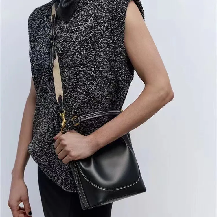 Designer Women's Bag Brown Pleated Bundle Mouth TLXT Carrying Bucket Bag Wide Shoulder Strap Crossbody Bag Women All Match
