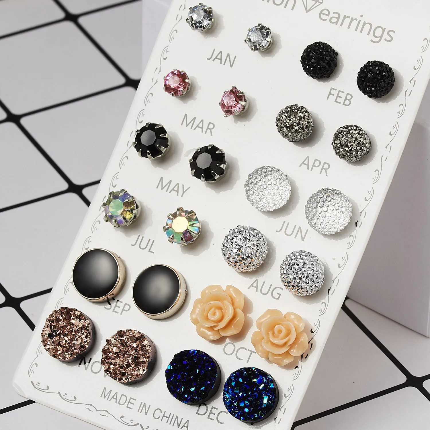 12 pairs/batch acrylic rhinestone fashionable earring set suitable for womens flower center stud earrings girls simple geometric earrings jewelry W240