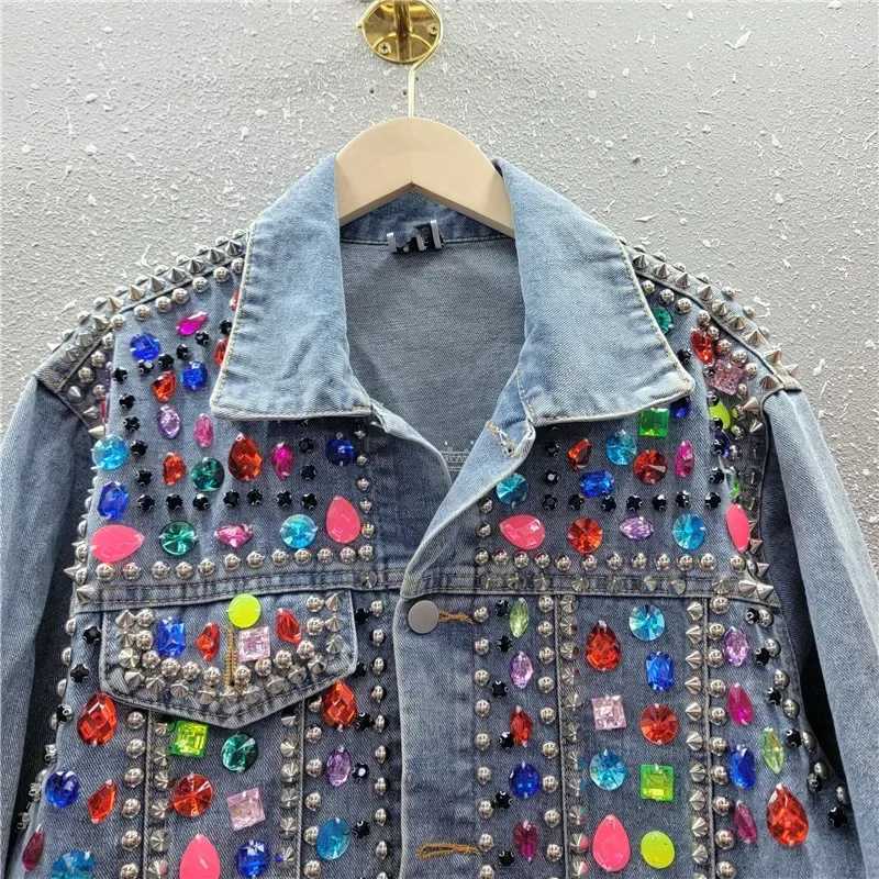 Chic Rainbow Color Diamonds Beaded Denim Jacket Ripped Rivets Sequined Jeans Bomber Jacket Crystal Rhinestones Cowboy CardiganX240920