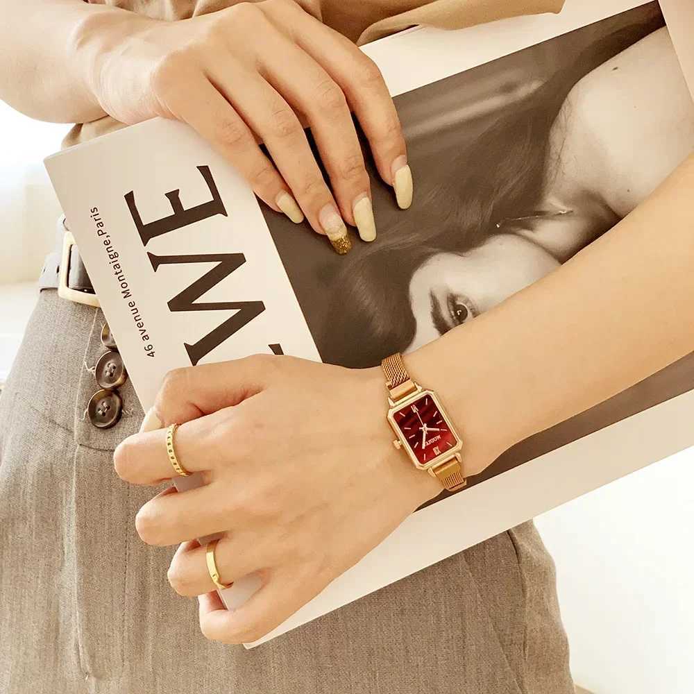 2024 New Women Watches Fashion Square Ladies Quartz Watch Magnetic Strap Green Dial Simple Rose Gold Mesh Luxury Women WatchesX240920