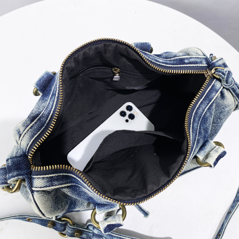 Moto & Biker Denim Pillow Bags For Women Designer Handbag Purse 2024 New In Washing Process Patchwork Top Handle Shoulder Designer bag