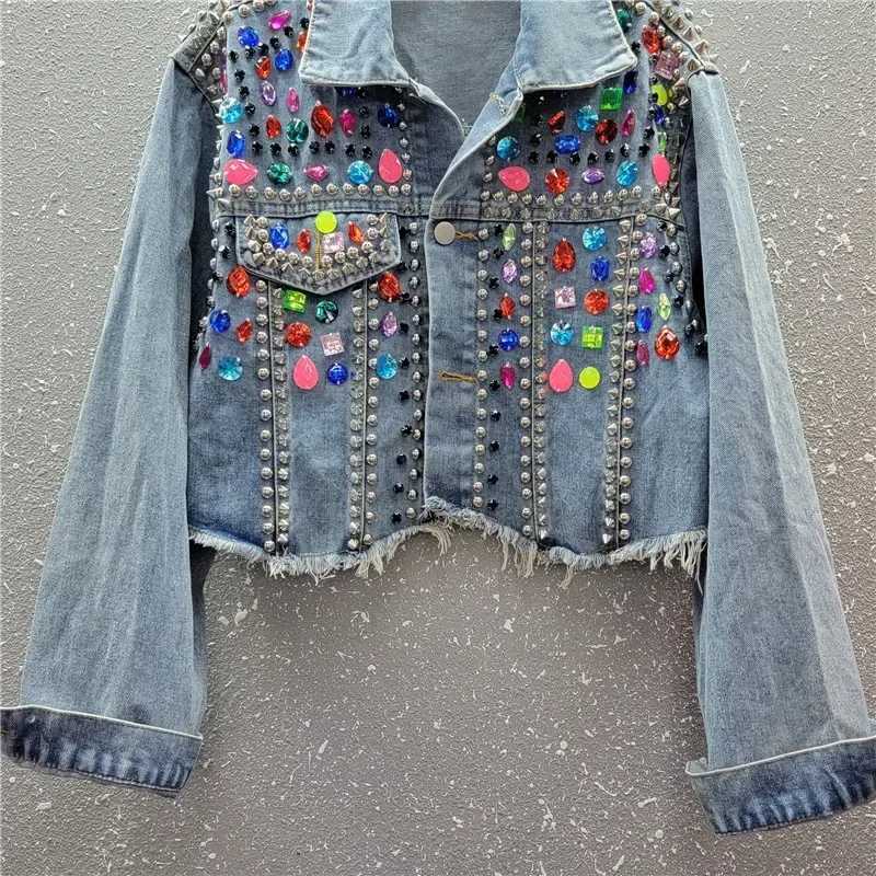 Chic Rainbow Color Diamonds Beaded Denim Jacket Ripped Rivets Sequined Jeans Bomber Jacket Crystal Rhinestones Cowboy CardiganX240920