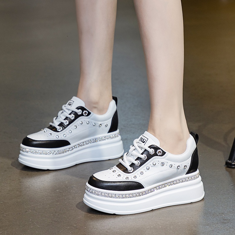 Height increasing genuine leather surface, super thick sole, dad 2024 autumn new breathable sponge cake white shoes, women's ins trend