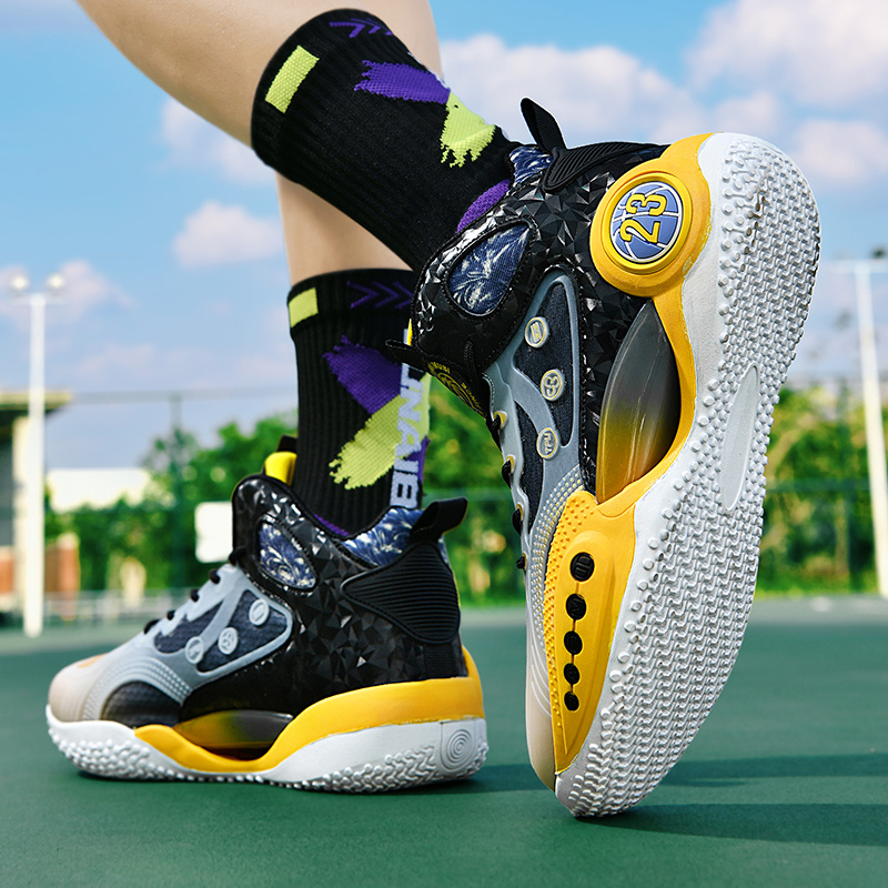 High Top Sneakers Basketball for Men Women Brand Fashion Luminous Platform Shoes Trainers Men Comfort Sports Shoes Basket Homme