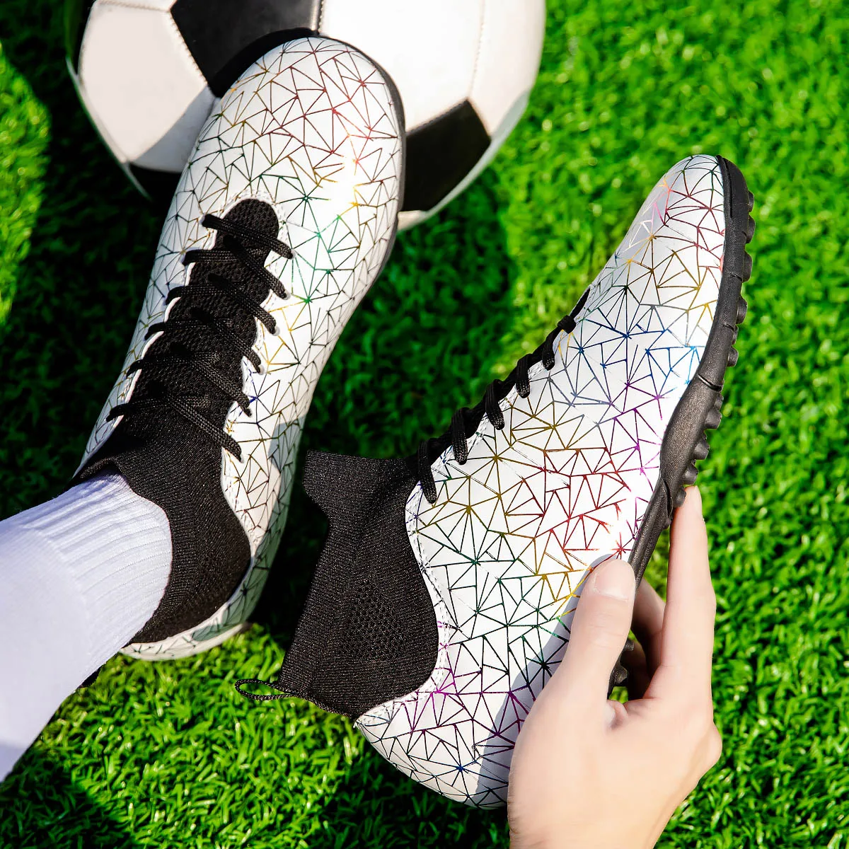 Kids Boys Football Shoes Unisex Sneaker Wholesale Outdoor Ultralight Professional Men Football Boots Training Soccer Cleats