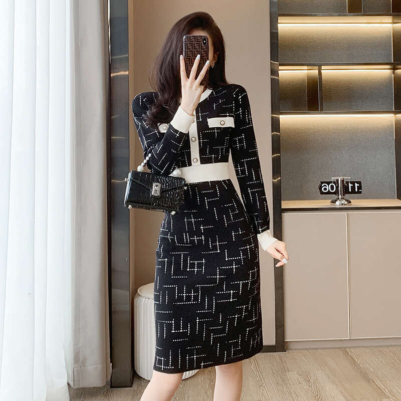 Hallowmas Thirteen Rows Winter New Small Fragrant Knitted for Women Korean Edition Medium to Length Long Sleeve Base A-line Woolen Dress