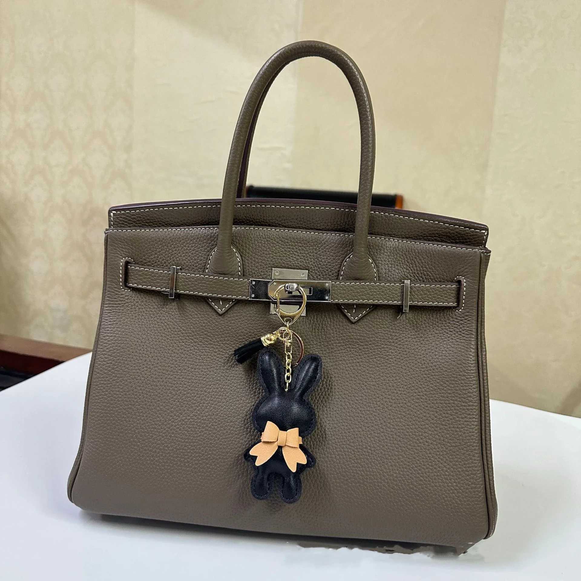 Cute Rabbit Keychain Leather Car Keychain Pendant Little Rabbit Bag Keychain Pendant Student Creative GiftX240919