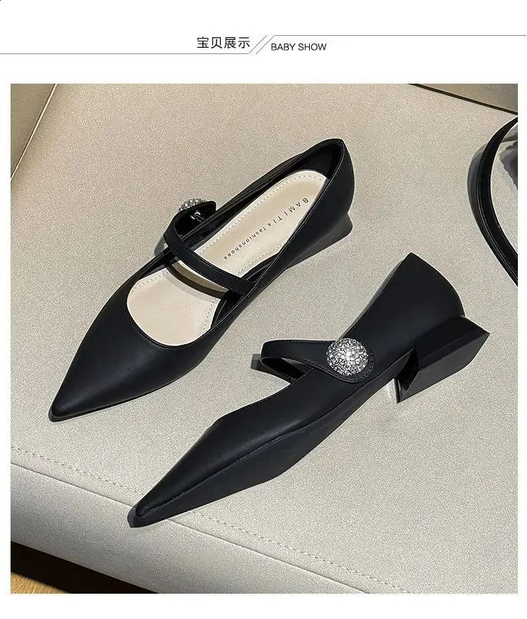 Womens Leather Shoes Spring/Summer 2024 Vintage Pointed Toe Light Color Flame Diamond Low Heels Mary Jane Shoes 240919