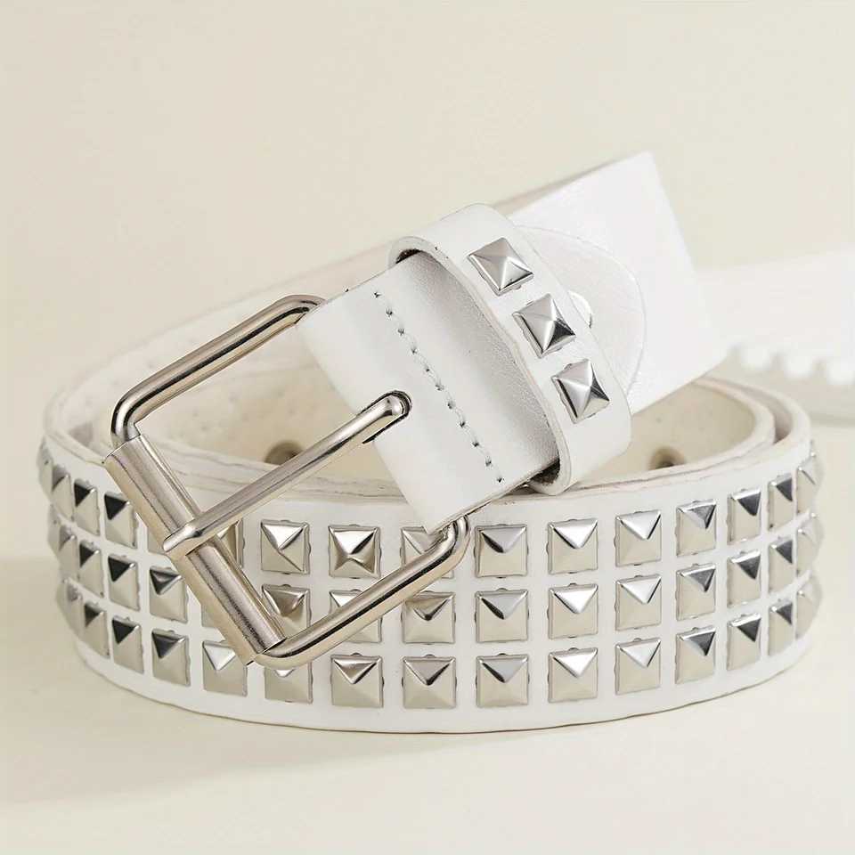 Street punk style with Y2K willow nail decoration and Gothic dark waist accessory suitable for daily wear W240920