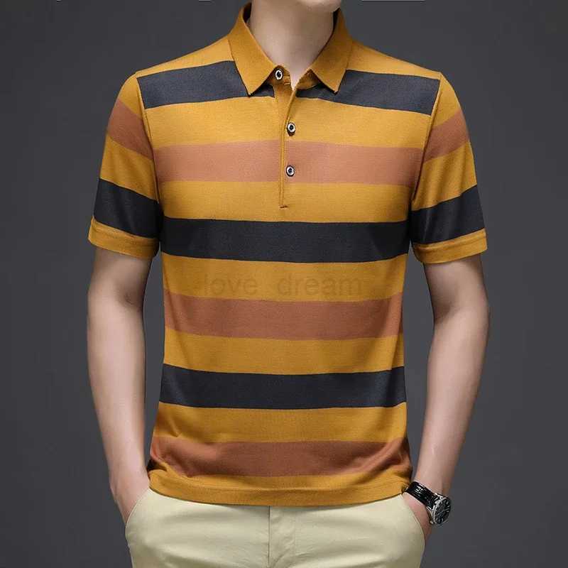 2024 Summer New Mens Knitted Stripe Short Sleeved POLO Shirt Comfortable and Cool Casual Fashion T-shirtXJ240920