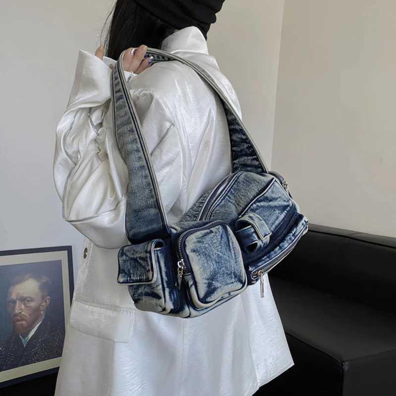 Moto & Biker Denim Bags for Women Luxury Designer Handbags Purses New in Y2k Multiple Pockets Washing Cloth Armpit Shoulder 240920
