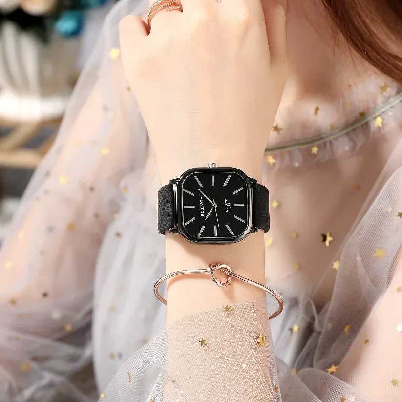 Retro Square Quartz Fashion Watch Simple Luxury Square Dial Waterproof Watches Leather Band Wristwatch for Men Women Clock RelojX240920