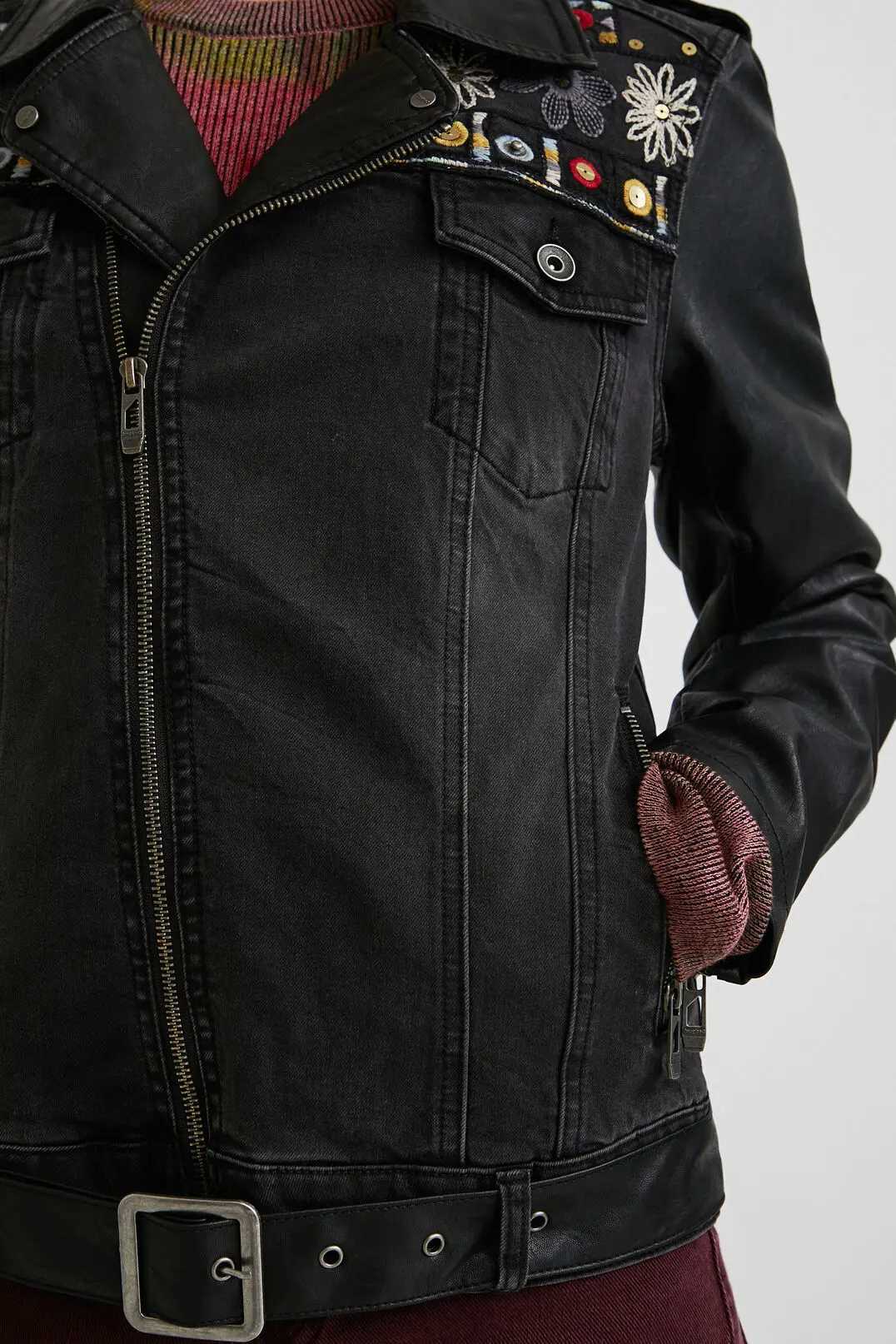 Embroidered stitching PU denim jacketX240920