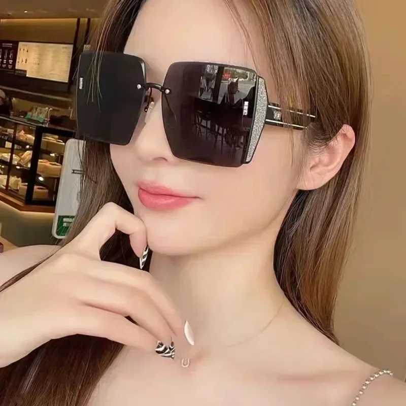2024 New Frameless Vintage Square Sunglasses Woman Shiny Gradient Mirror Sun Glasses Female Retro Fashion Rimless Oculos De SolX240920