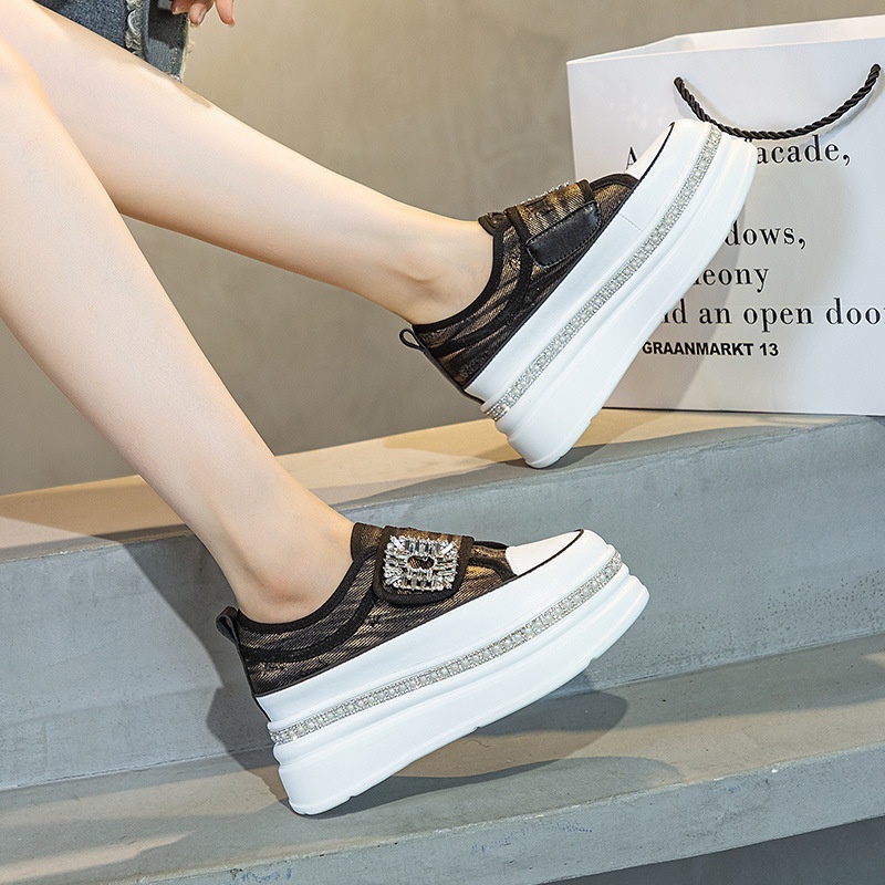 White for women, 2024 autumn new item, versatile, small, lightweight, leather, sponge cake thick soled shoes