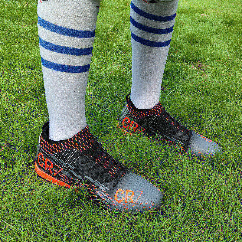 Fashion Green Men's Football Shoes Outdoor Non-slip Youth Futsal Soccer Cleats Indoor Comfortable Leather TF Soccer Sneakers Men