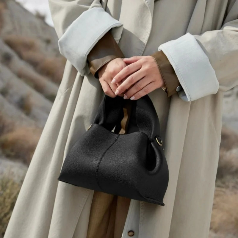 Cloud Bag: Large Capacity Water Bottle Storage Women's Handbag in Solid Colors