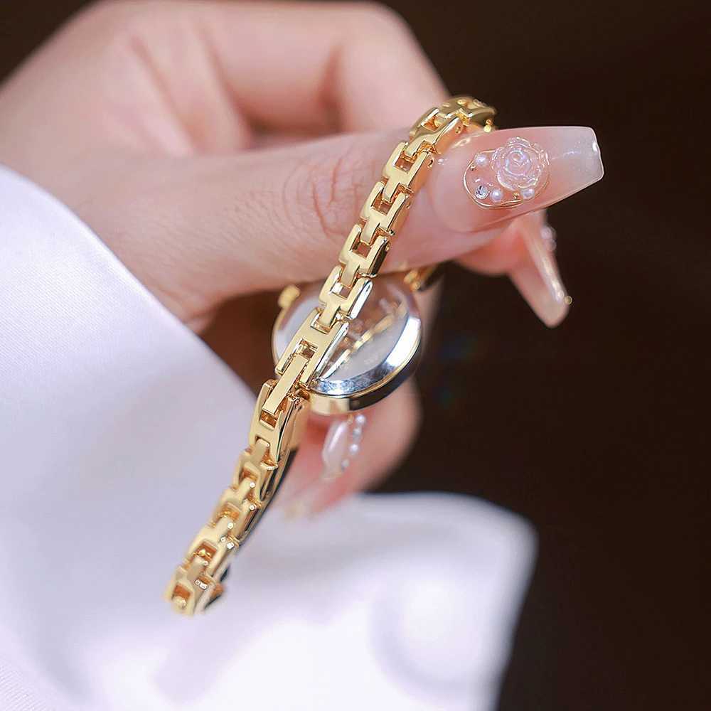 Womens Watch Luxury Fashion Quartz Wristwatches Colored Rhinestone Small Silver Bracelet Watches For Women GiftsX240920