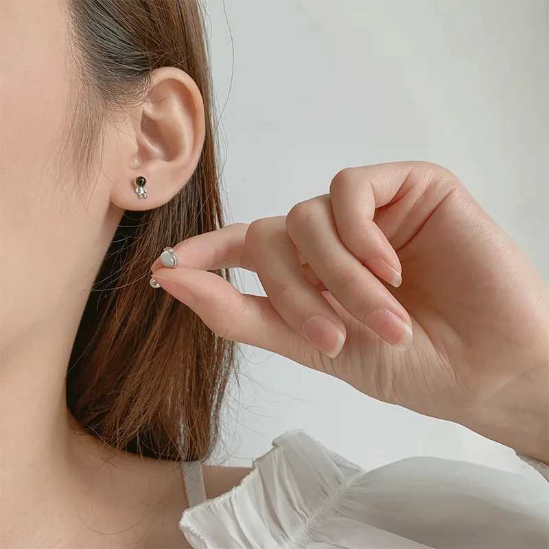2 pieces of womens cubic zirconia 925 silver needle clip earrings jewelry W240919