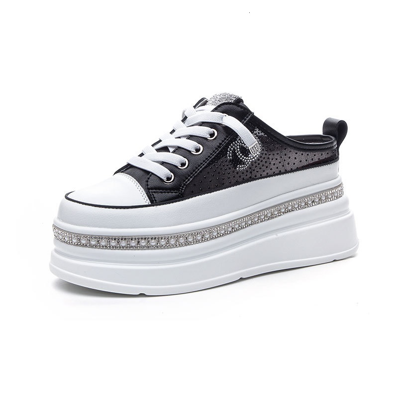 Thick white shoes women in the summer of 2024, new mesh breathable cool casual wear, thick soled toe cap half slippers for outerwear