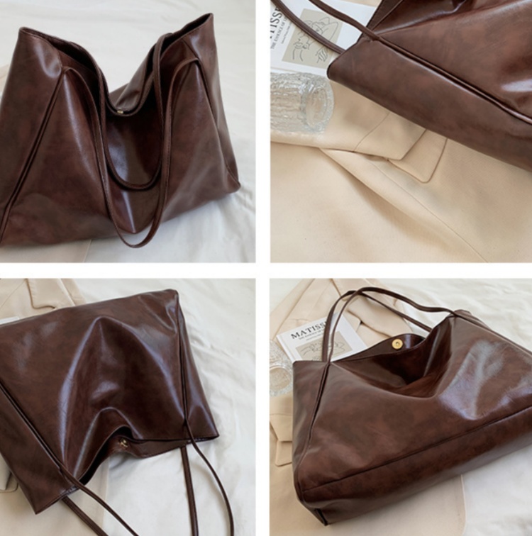 Tote bag women's bag new autumn and winter Japan and South Korea large capacity soft leather shoulder bag retro casual portable bucket bag