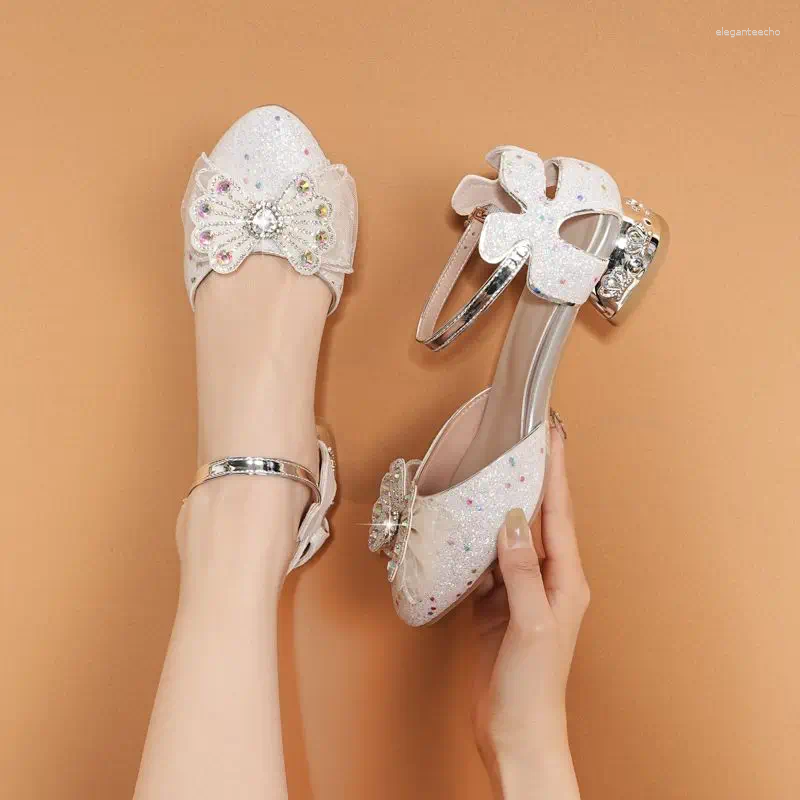 2025 S Fashion Designer Sandals ORCHALISA Princess Girls Round Toe Bowknot Rhie Butterfly Buckle Strap Small Size Sweet Women Shoes