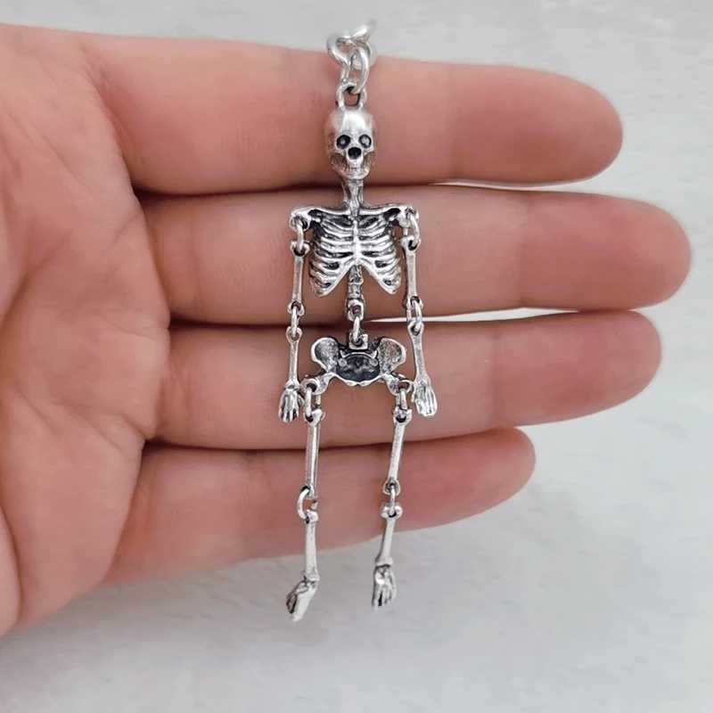 Fashionable foldable skull pendant keychain men and women antique metal alloy skull pendant keychain car keychain giftX240919