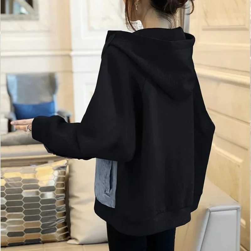 Black Denim Jacket Women Patchwork Hooded Coat Female Baseball Jacket Spring Autumn 2024 New Vintage Jeans Outerwear Ladies TopsX240920