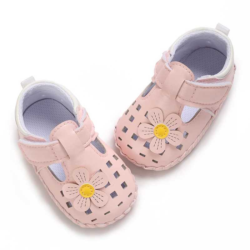 New Summer Sandals for Girls Cartoon PU Hollow Breathable Rubber Soft Sole Flat Shoes Suitable for 0-18 Newborns Walking Shoes M240920