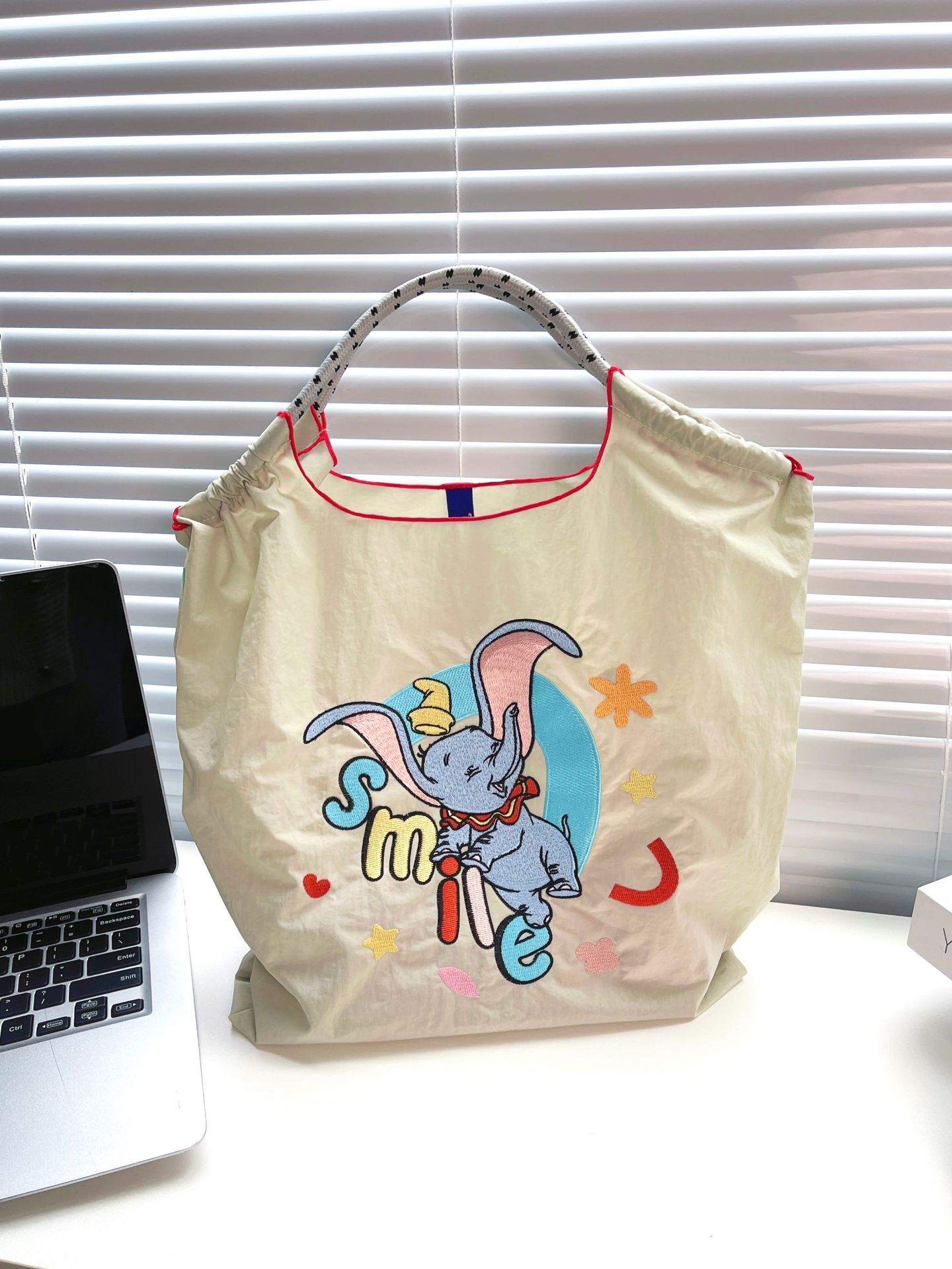 2024 Summer Women's Embroidered Shopping Tote Fashion Niche Large Capacity Handheld Shoulder Bag