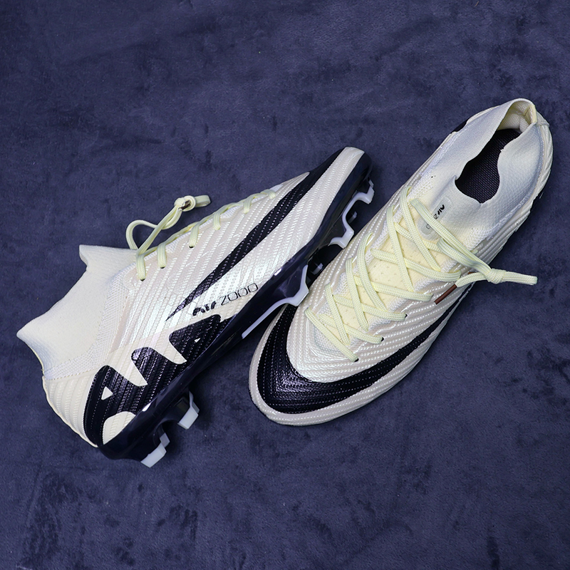 QNX8528 High Quality hot Mens Shoes Turf Soccer Cleats for Kids Sneakers TF/FG Training Football Boots Chuteira Campo 34-46
