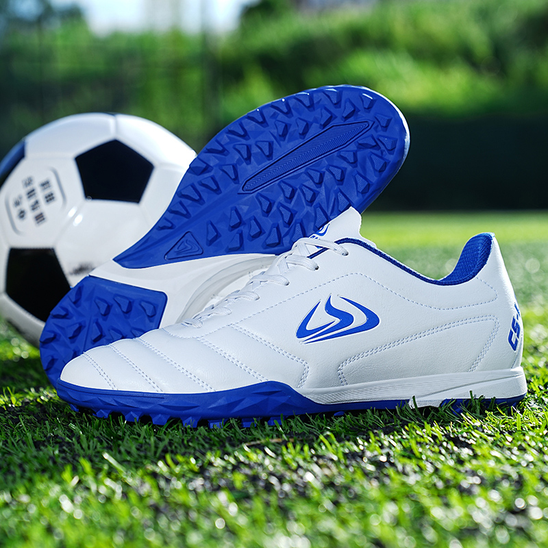New Men Soccer Shoes Training Turf Futsal Football Boots Ultra-light Comfortable Sports Sneakers Outdoor Cleats Professional
