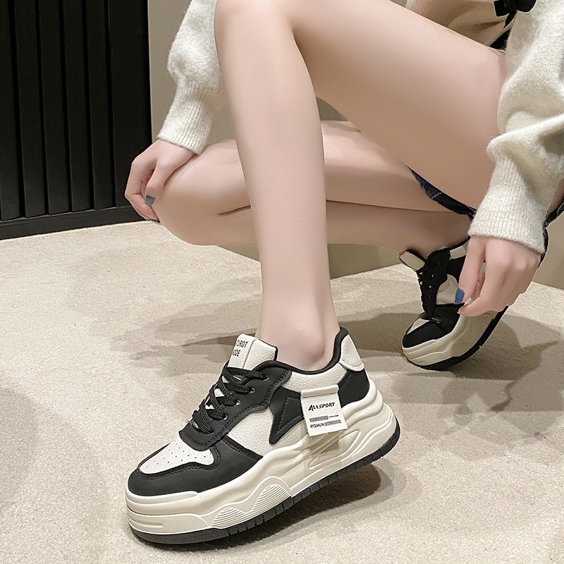 Korean version thick soled small white for women in spring 2024, new round toe lace up casual women's shoes, student sports board shoes