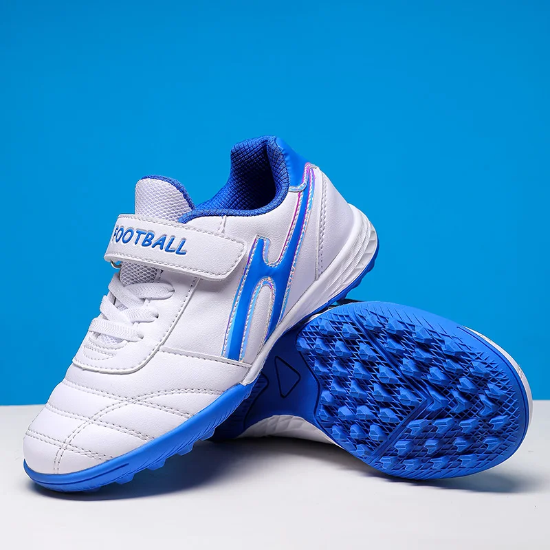 Children Sneaker Ultralight Training Football Shoes Indoor Non Slip Professional Soccer Shoes Fast Futsal Boy Football Boots