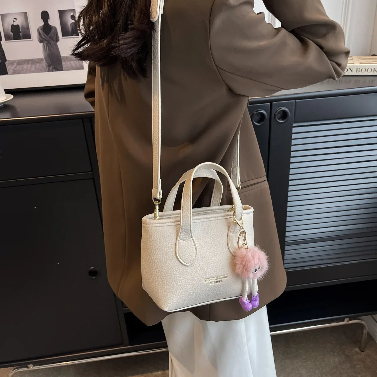 Simple Fashion Bag Womens SpringSummer Single Shoulder Horizontal Casual Handheld 240919