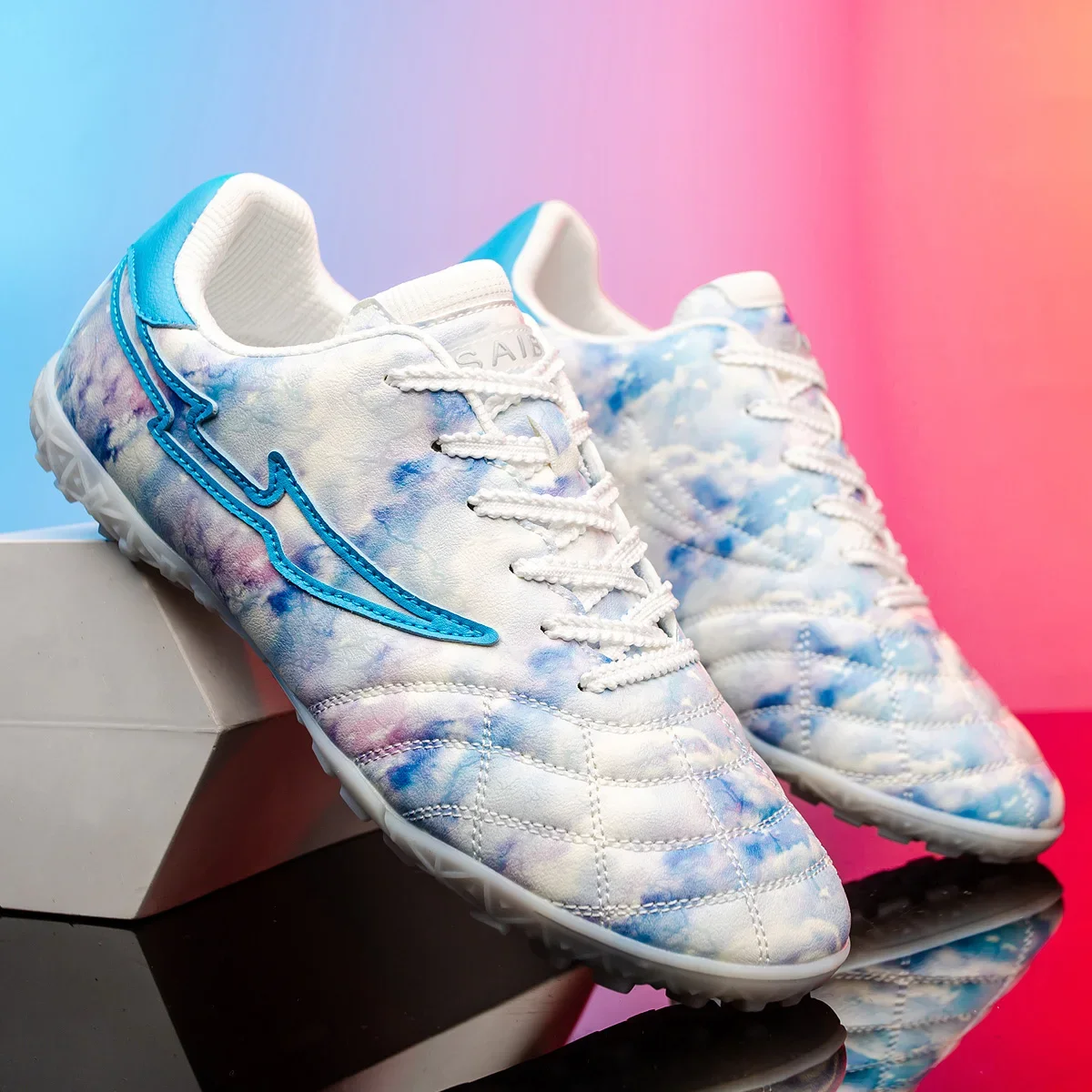 Teenager's Professional Field Soccer Cleat Outdoor Quality Grass Training Sneakers New Low-top Football Boots Men's Soccer Shoes