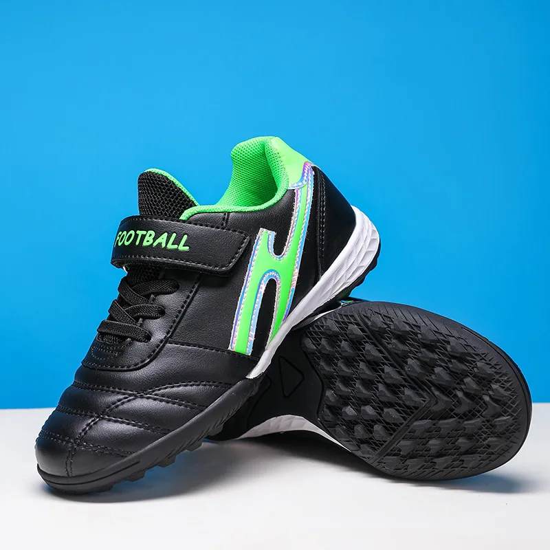 Children Sneaker Ultralight Training Football Shoes Indoor Non Slip Professional Soccer Shoes Fast Futsal Boy Football Boots