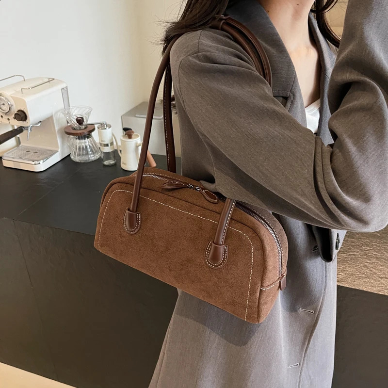 Retro artificial suede womens shoulder bag solid color Versatile bottom bag zipper handbag womens high-quality handbag wallet homeless bag 240918