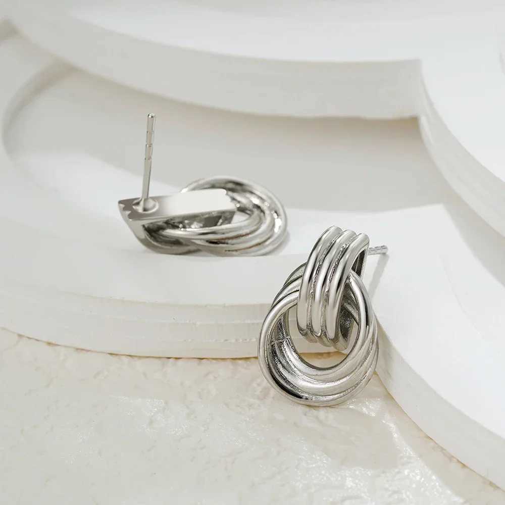 Simple and stylish geometric metal spiral knot stud earrings suitable for women waterproof hypoallergenic short and chubby earrings charming jewelry A