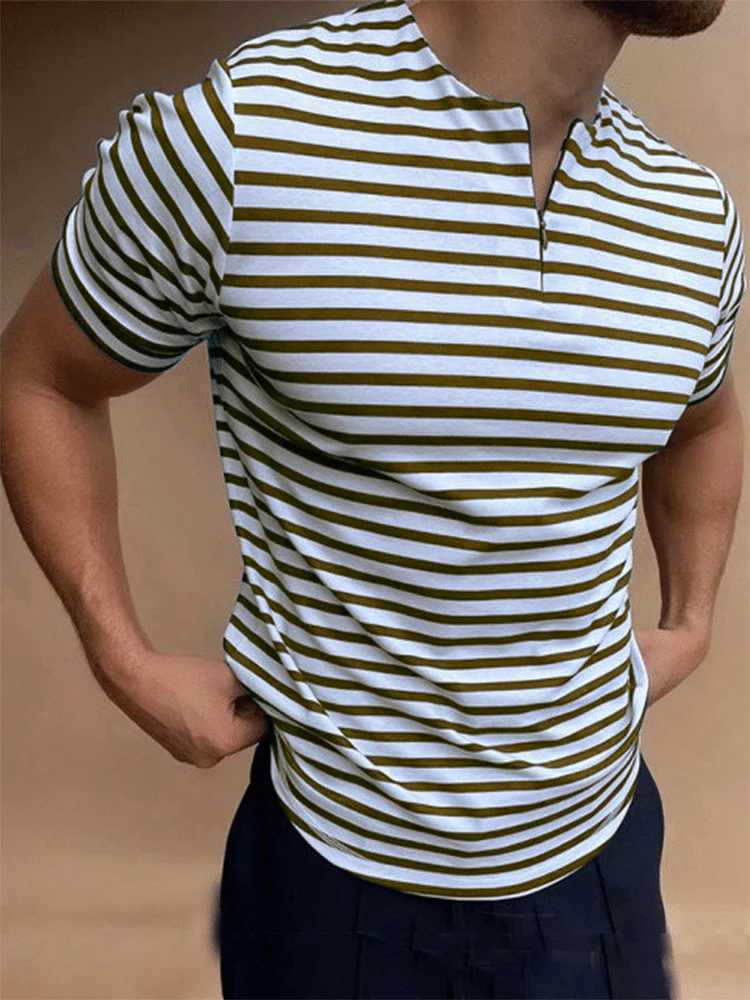 2024 New Fashion Round Neck Zipper Shirts Tee Men Streetwear Office Mens Striped T-shirts Summer Short Sleeve Slim Pullover TopsX240920