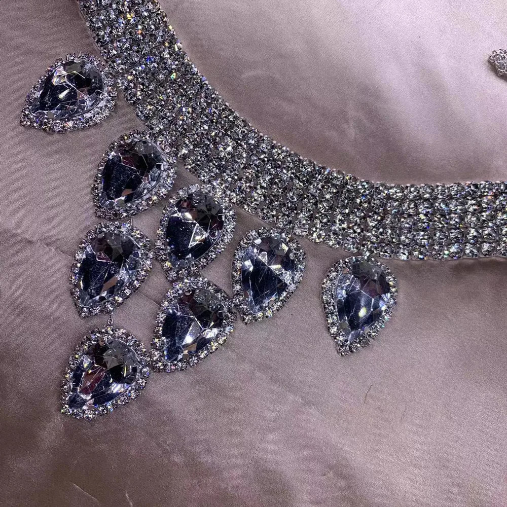 Exaggerated Crystal Hollow Large Tear Drop Pendant Choker Necklace for Women Rhinestone Tassel Geometric Necklace Set Jewelry 240910