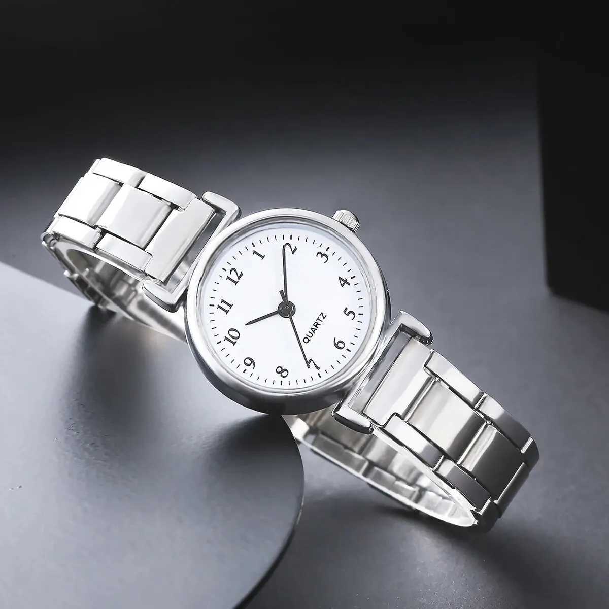 1Pcs Girls Cute Little Fresh Silver Digital Steel Quartz Watch Junior High School Girlfriends Birthday Christmas GiftX240920