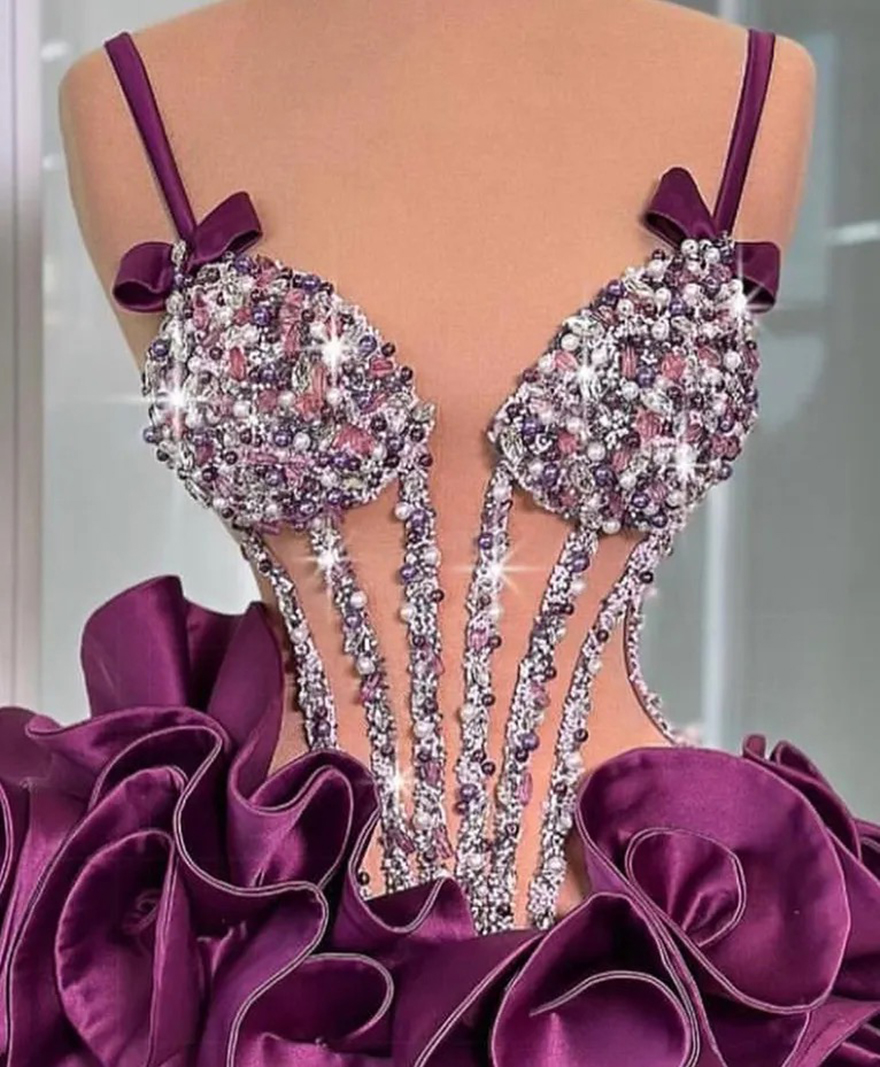 2024 Burgundy Ball Gown Graduation Dress Spaghetti Satin Tiers Beaded Short Mini Homecoming Party Formal Cocktail Prom Bridesmaid Gowns Dresses
