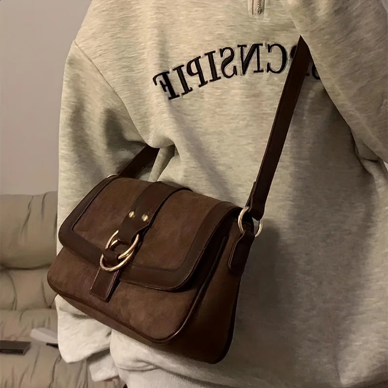 Niche retro small square bag with high-quality frosted texture single shoulder cross body handbag bottom pocket 240918