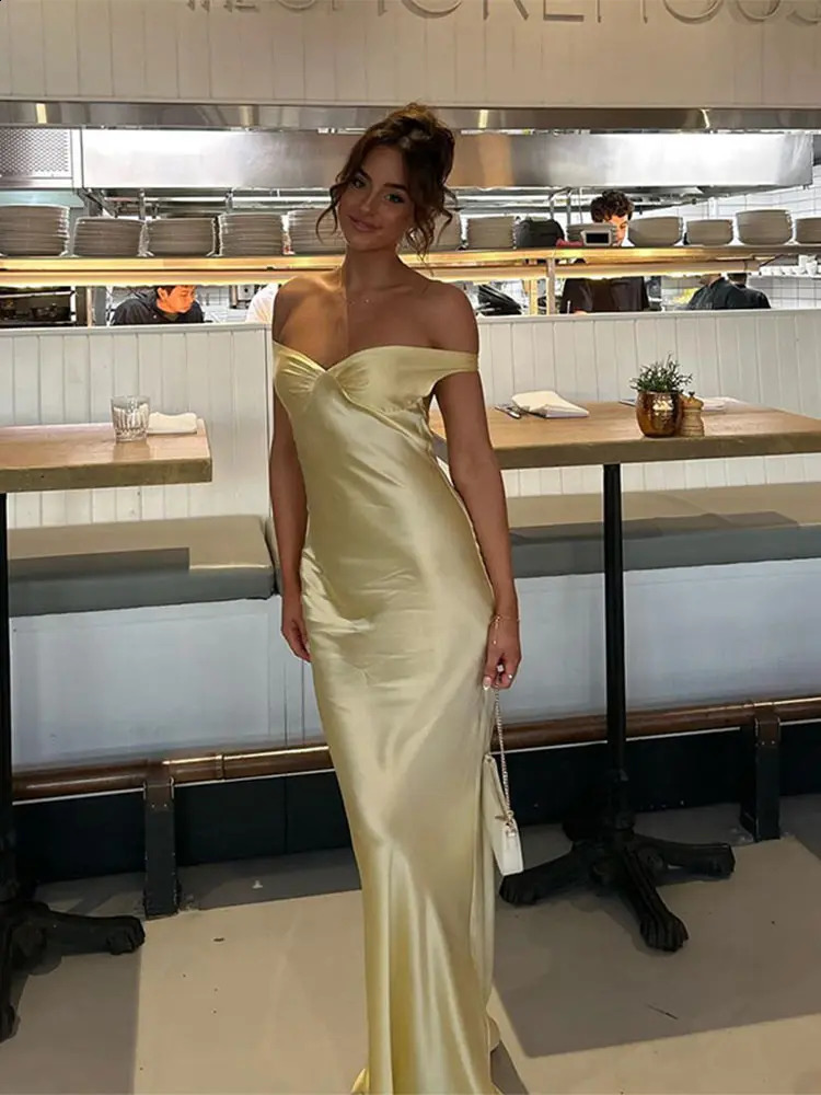 Elegant Backless Maxi Dress: Satin Off Shoulder Sleeveless Evening Gown - Slim Fit, Long Formal Robe for Chic Ladies C260312