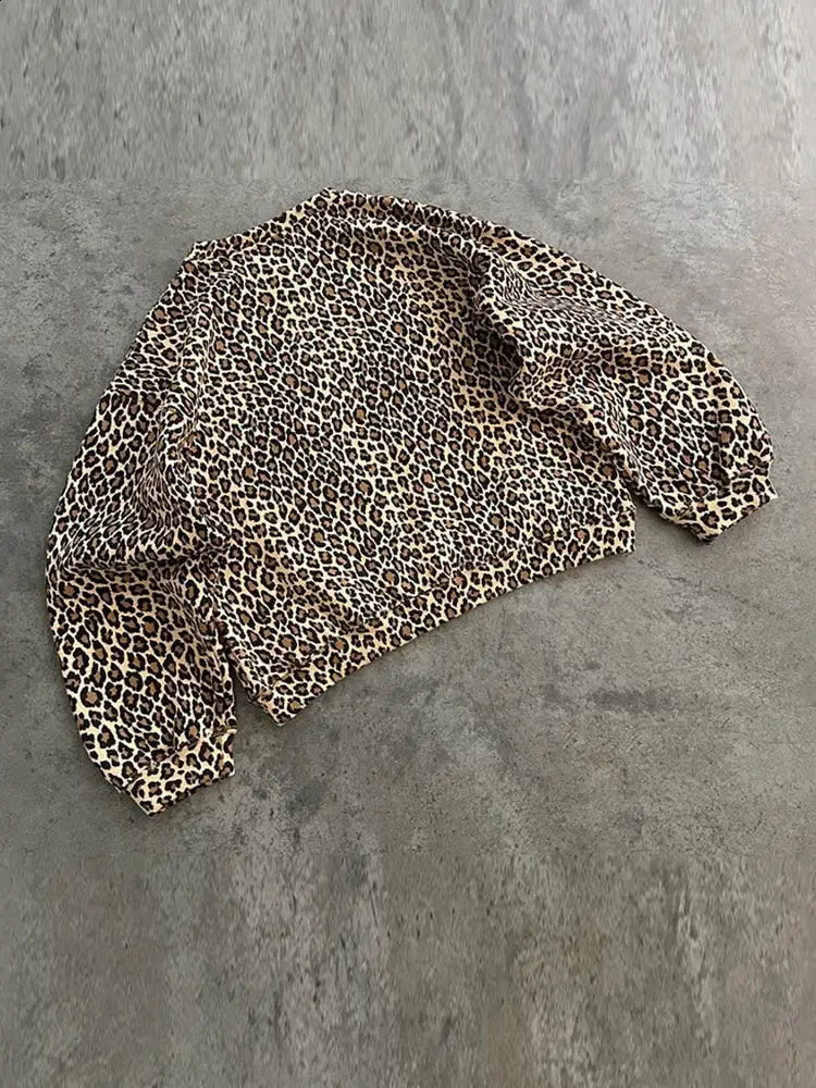 Retro leopard print wool sweatshirt autumn brown mens round neck pull up loose long sleeved shirt 240911