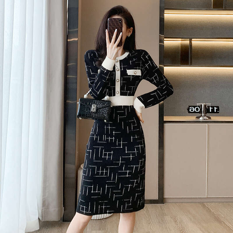 Hallowmas Thirteen Rows Winter New Small Fragrant Knitted for Women Korean Edition Medium to Length Long Sleeve Base A-line Woolen Dress