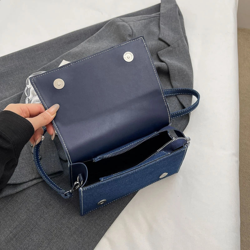 Womens fashionable small handbag denim shoulder bag casual cross zippered womens with lid 240919